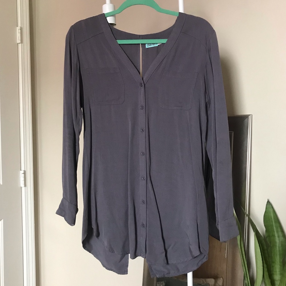 Gray Button Down w/ Open Back 🐚